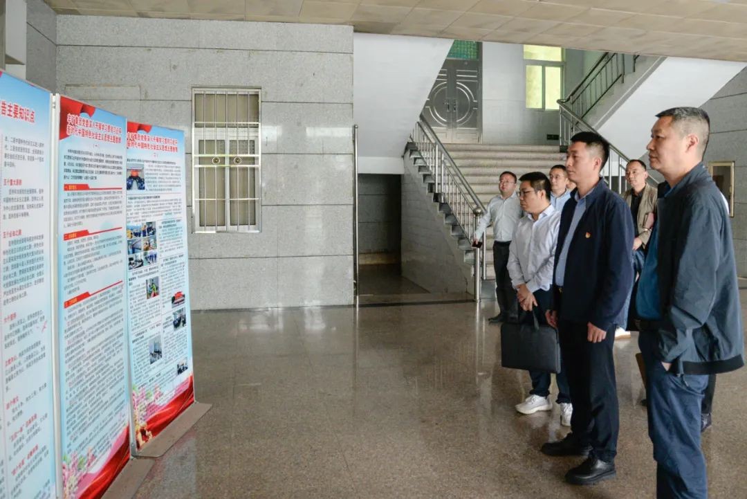 主题教育 | 吸“理论之氧” 补“精神之钙”——91短视频
举办主题教育牌板展，营造浓厚学习氛围